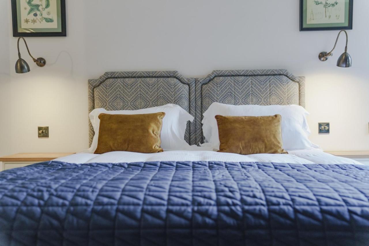 Bel And The Dragon At Red Lion Inn 4*